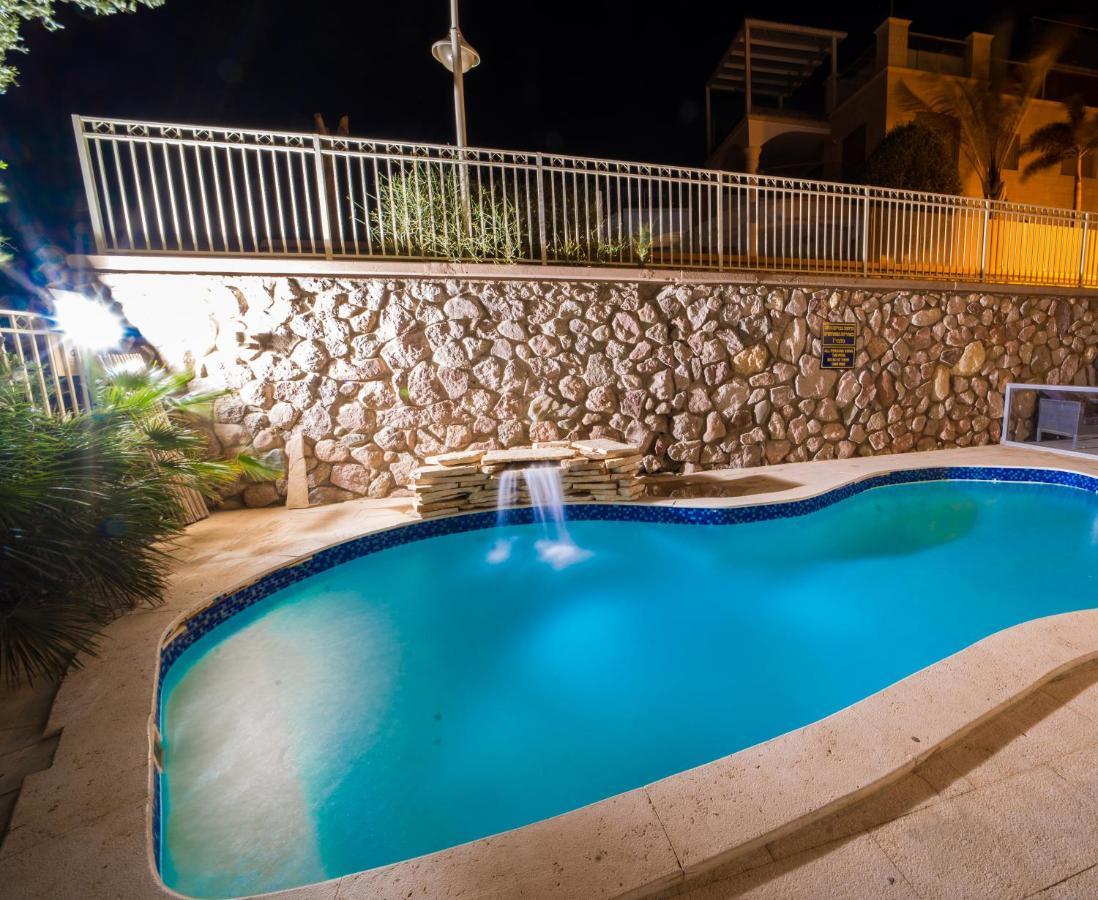 Апартаменти Yalarent Oasis Garden With Private Pool Ейлат Екстер'єр фото